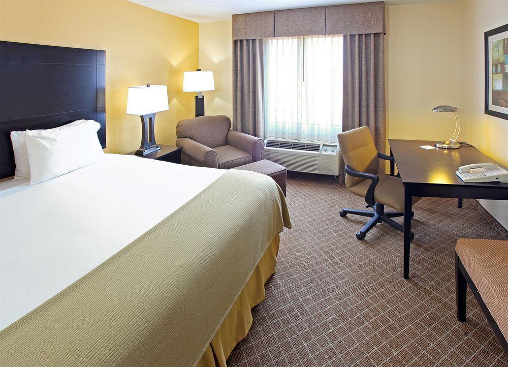 Comfort Inn & Suites Pine Bluff Oda fotoğraf