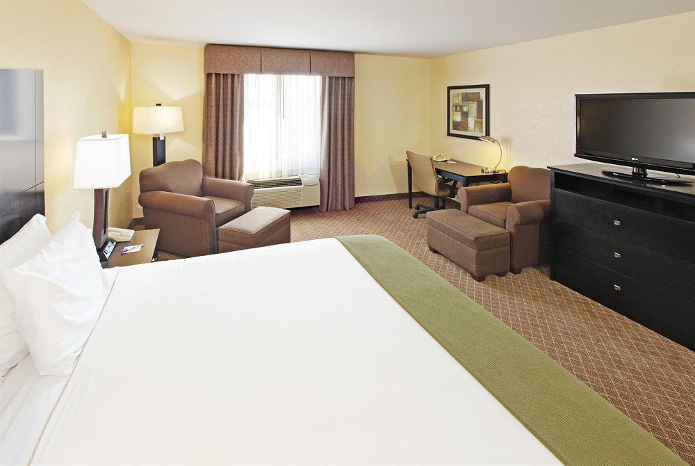 Comfort Inn & Suites Pine Bluff Oda fotoğraf