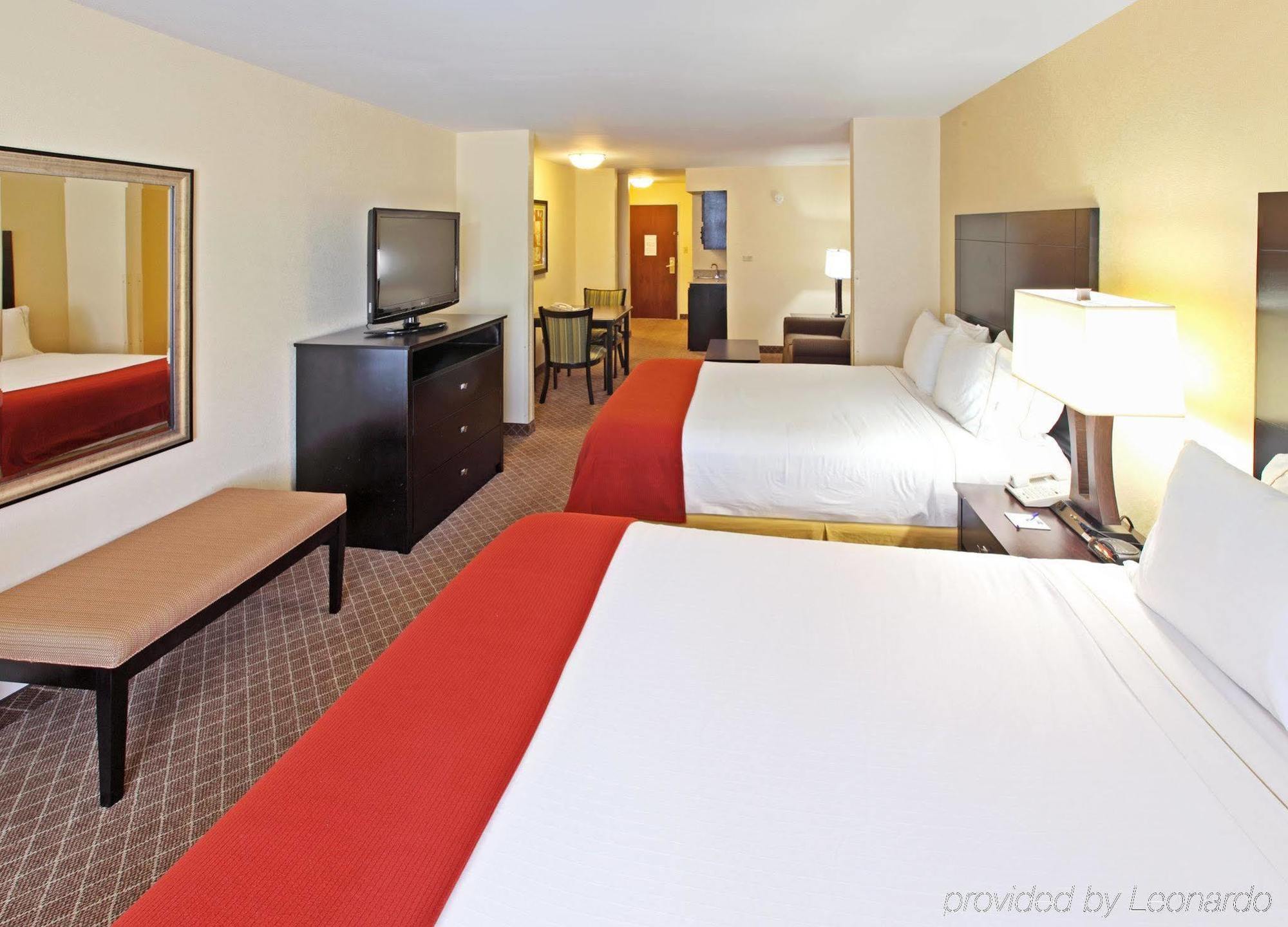 Comfort Inn & Suites Pine Bluff Oda fotoğraf